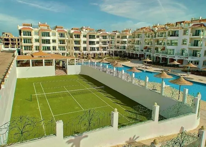 Hills - 2br With Pool View And Free Access *